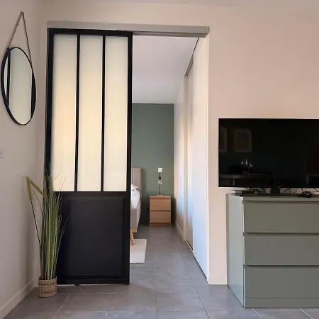 Apartment T2 Avec Balcon Et Garage Proche Du Stade Et Ldlc Arena